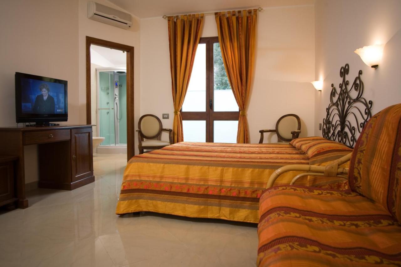 Hotel Hieracon Carloforte  Ngoại thất bức ảnh